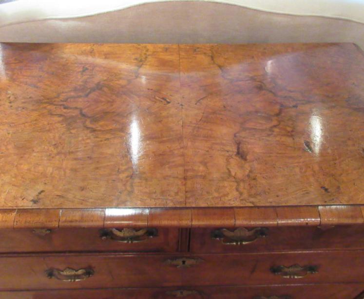 George I Period Figured Walnut Chest of Drawers - Image 2