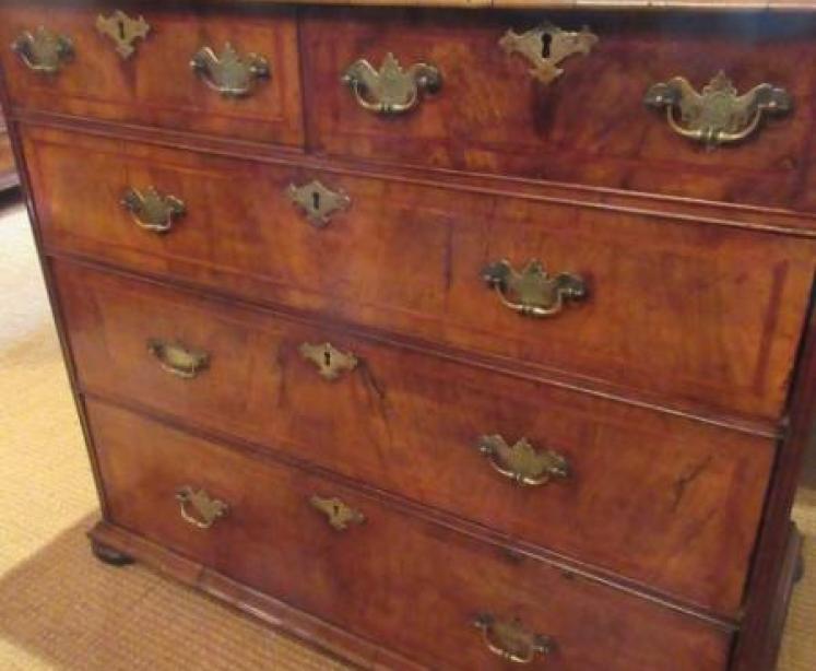 George I Period Figured Walnut Chest of Drawers - Image 3