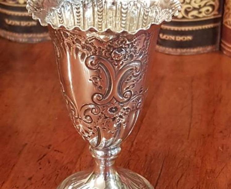 Early Victorian Silver Egg Cup - Image 1