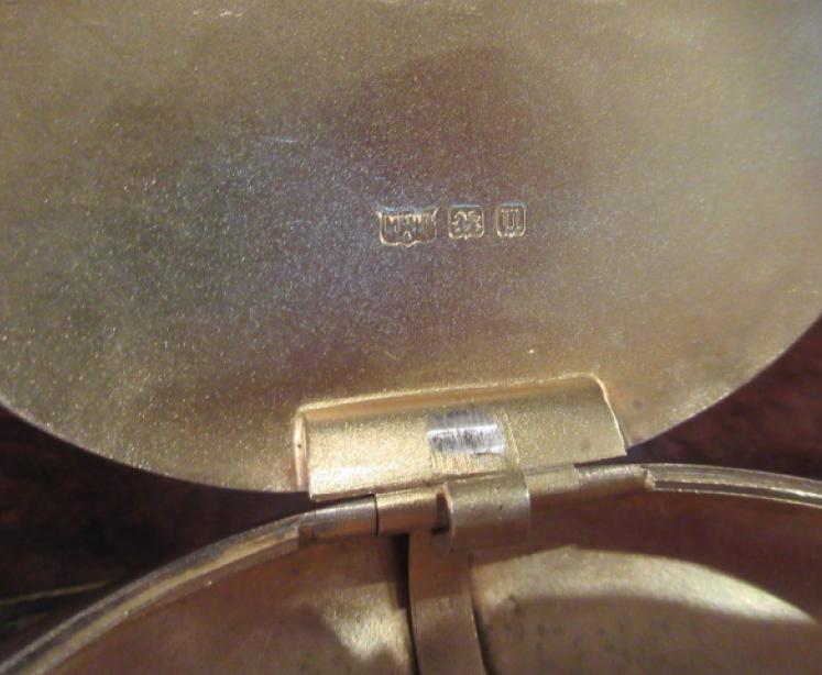 Antique Silver Lozenge Shaped Squeeze Opening Table Snuff Box - Image 3