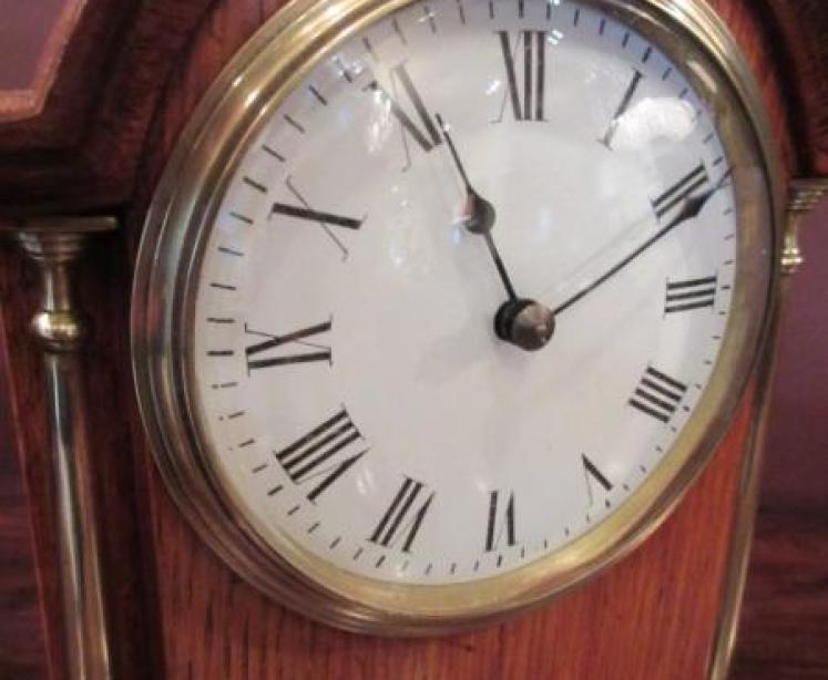 Edwardian Polished Oak Inlaid Mantel Clock - Image 5