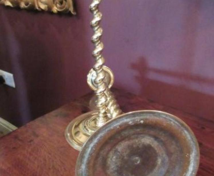 Tall Pair of Antique Cast Brass Twisted Candlesticks - Image 3