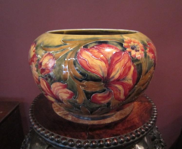 Superb Moorcroft Spanish Pattern Jardiniere - Image 3