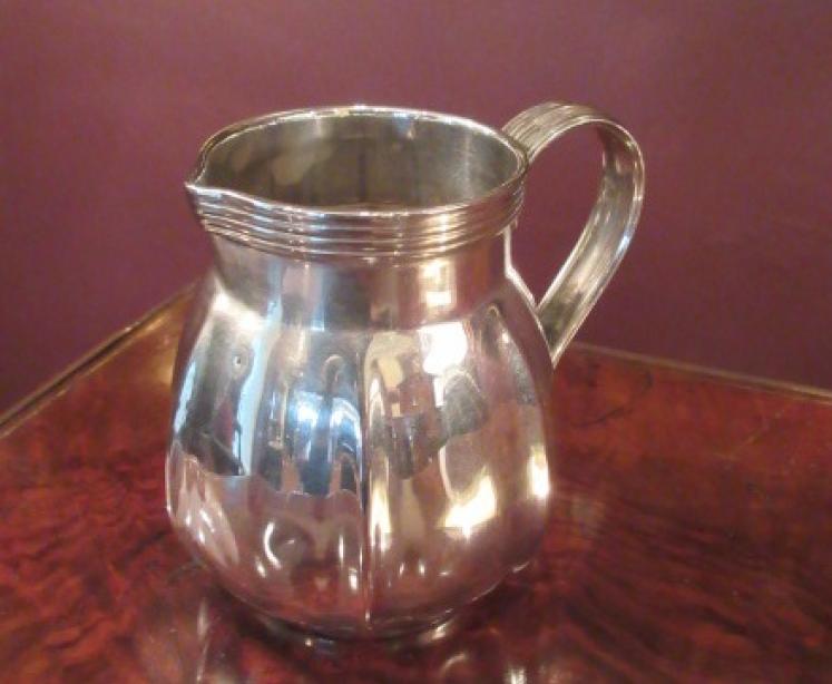 Edwardian Silver Shaped Cream Jug - Image 5