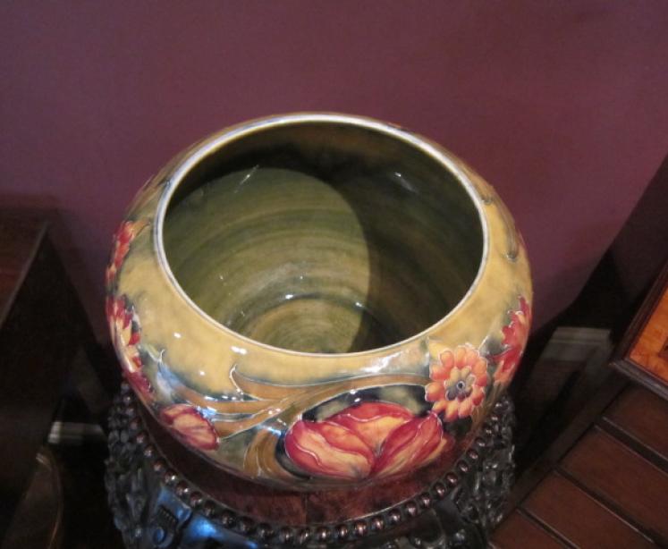 Superb Moorcroft Spanish Pattern Jardiniere - Image 4
