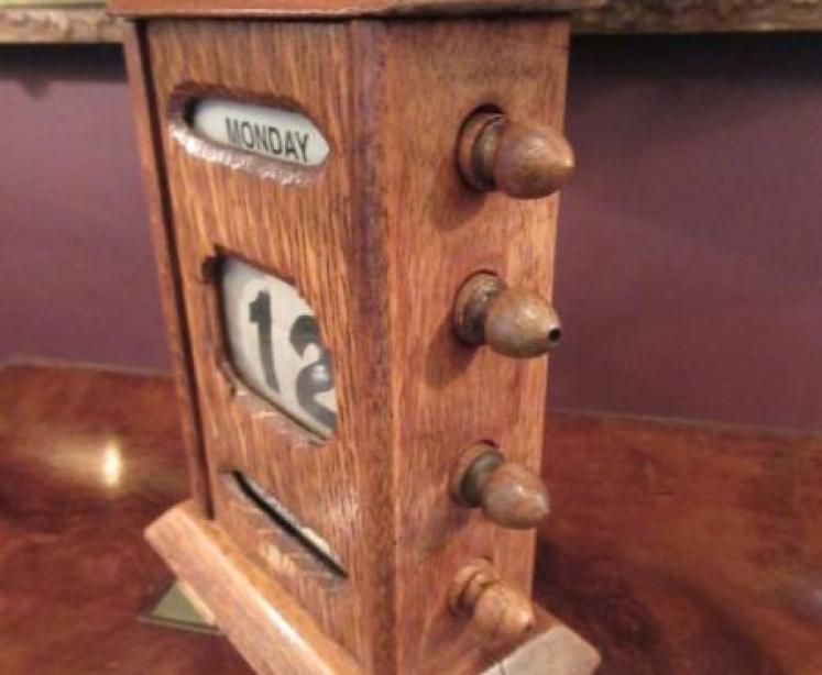  Antique Polished Oak Perpetual Desk Calendar - Image 2