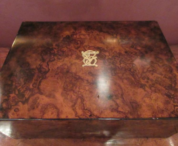 Superb Early Victorian Burr Walnut Jewellery Box - Image 2