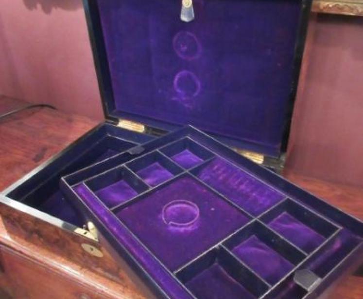 Superb Early Victorian Burr Walnut Jewellery Box - Image 4