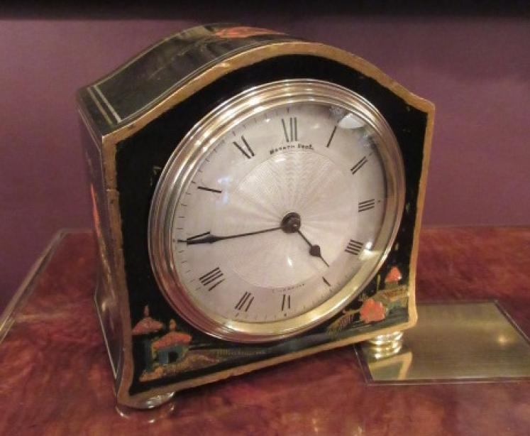 Small Edwardian Chinoiserie Lacquered Mantel Clock - Image 1