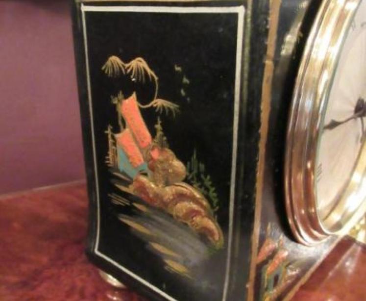 Small Edwardian Chinoiserie Lacquered Mantel Clock - Image 4