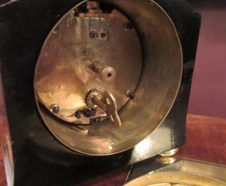 Small Edwardian Chinoiserie Lacquered Mantel Clock - Image 5