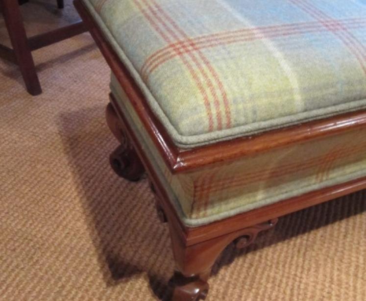 Superb Victorian Mahogany Upholstered Ottoman - Image 5