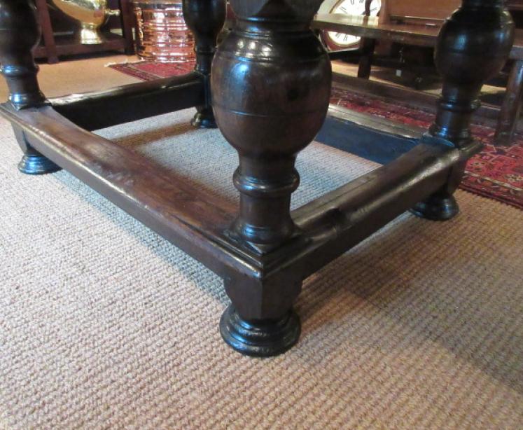 William & Mary Period Oak Extending Refectory Table - Image 3