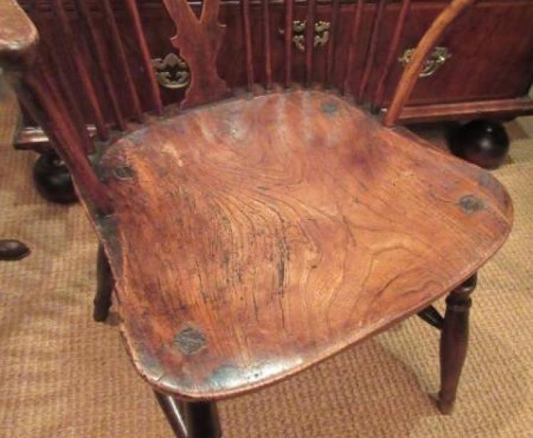 Early Victorian Ash & Elm High Backed Windsor Armchair - Image 2