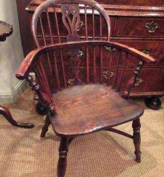 Early Victorian Antique Yew Low Back Windsor Armchair