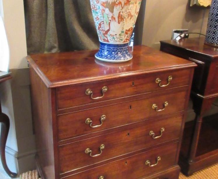 Small George III Period Mahogany Chest of Drawers - Image 5
