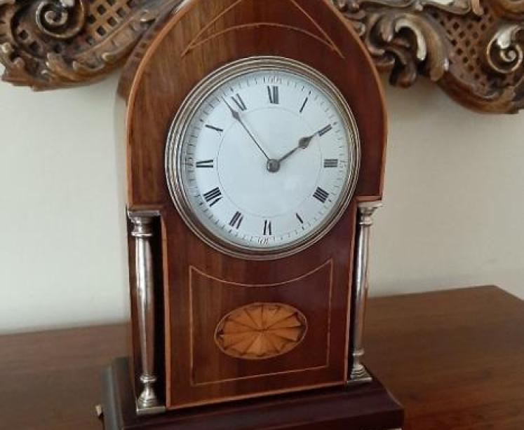 Antique Mahogany Sheraton Inlaid Lancet Top Mantel Clock - Image 1