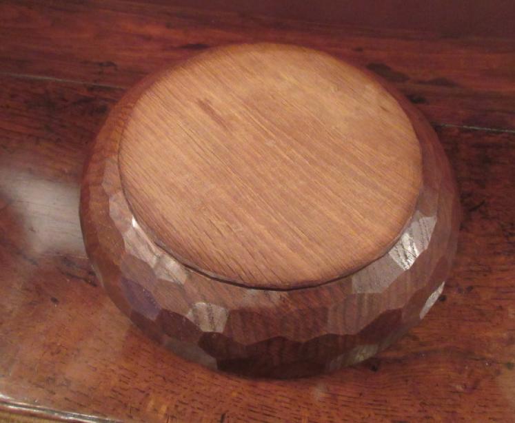 Mouseman Adzed Oak Large Fruit Bowl - Image 3