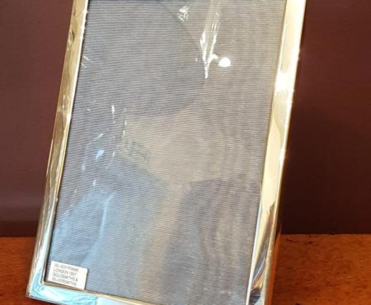 Fine Victorian Silver Photo Frame - Image 1
