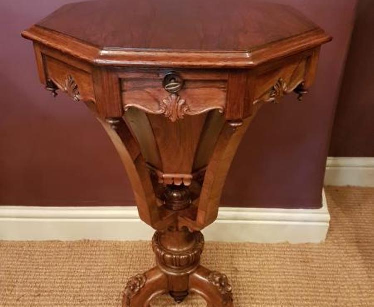 Top Quality William IV Period Rosewood Work Table - Image 1
