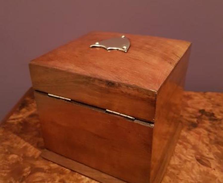 Small Victorian Walnut Dome Top Jewel Box - Image 3