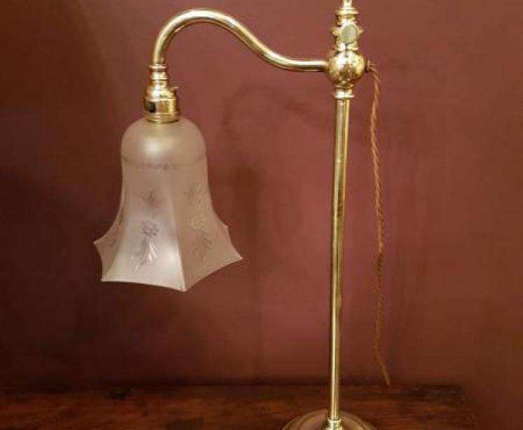 Elegant Antique Brass Rise and Fall Table Lamp - Image 1