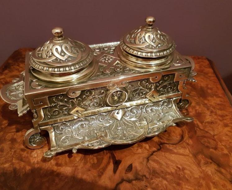 Quality Victorian Brass Pen and Ink Stand - Image 1