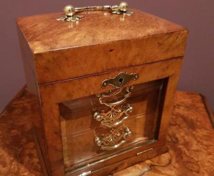 Fabulous Antique Burr Walnut Jewellery Box - Image 1