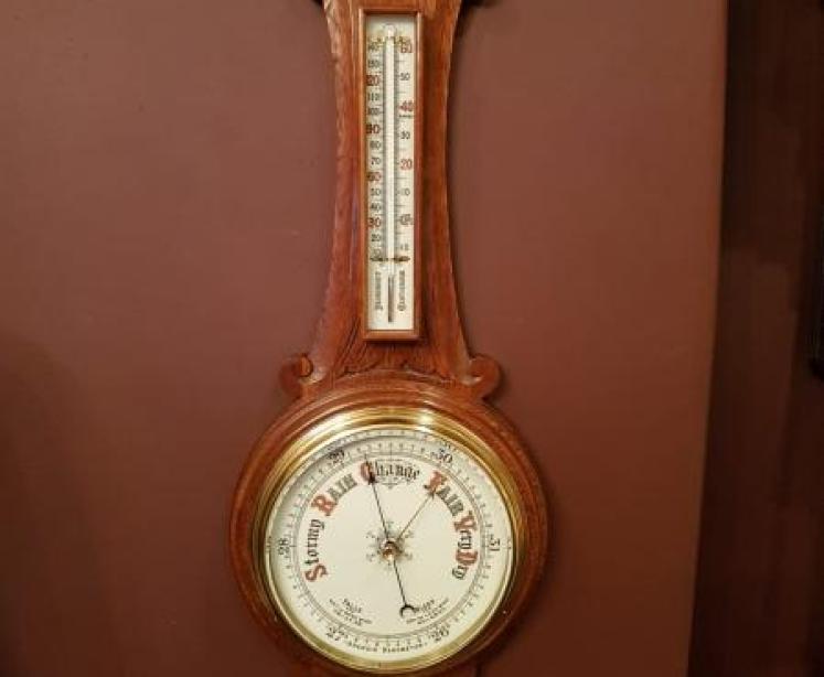 Quality Antique Carved Oak Banjo Barometer - Image 1
