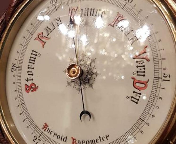 Antique Carved Oak Rope Edge Ships Barometer - Image 4