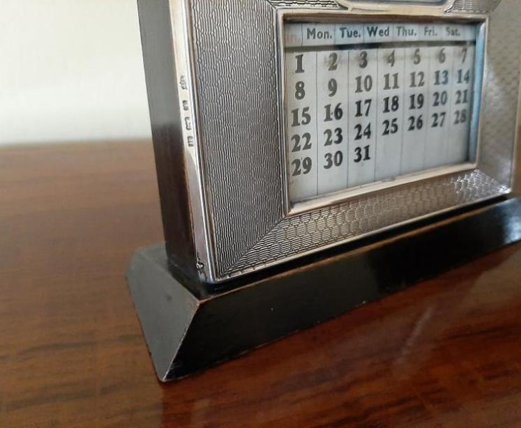 George V Period Silver Engraved Desktop Calendar - Image 3