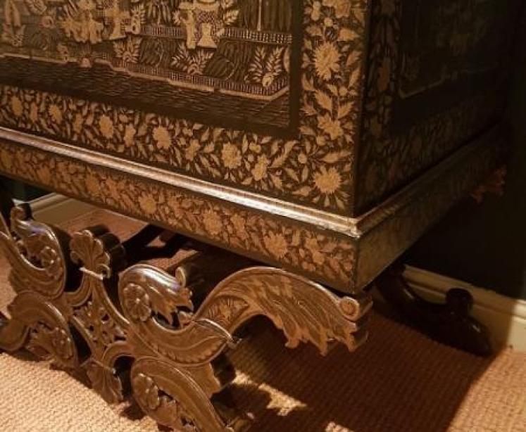 Antique George III Period Laquered Trunk on Original Stand - Image 4