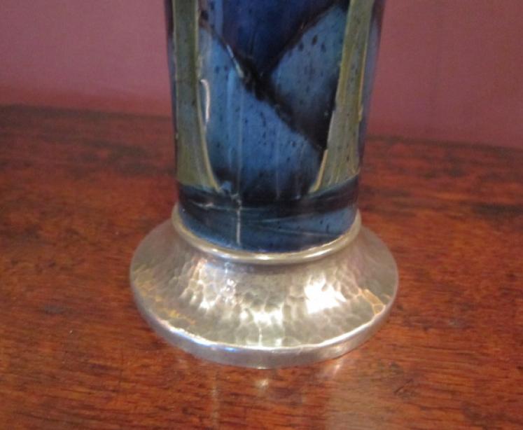 Superb Moorcroft Moonlit Blue Liberty's Vase - Image 3