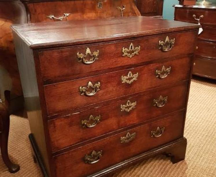 Superb Small George II Oak Chest of Drawers - Image 1