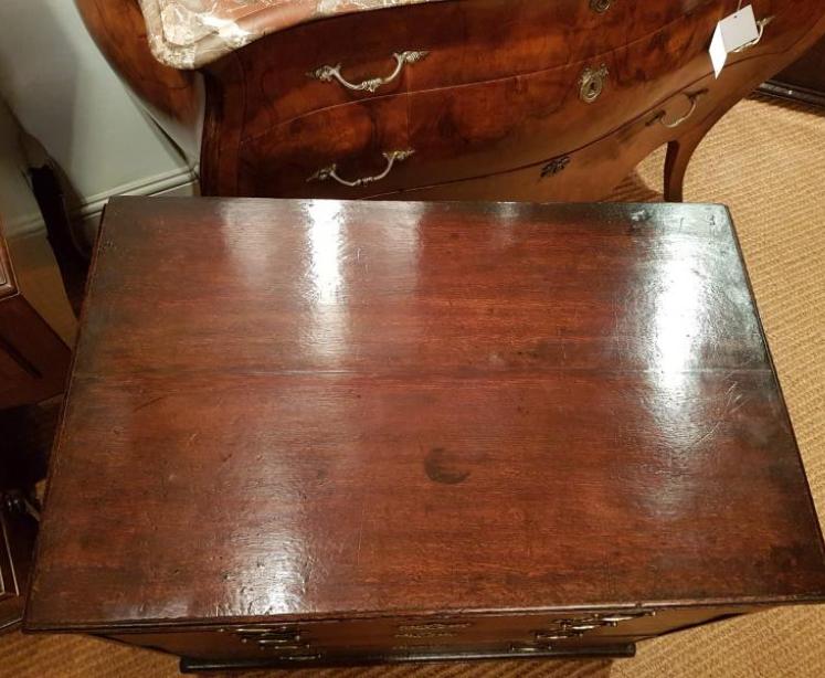 Superb Small George II Oak Chest of Drawers - Image 2