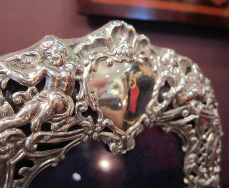 High Quality George V Silver Rococo Photo Frame - Image 2