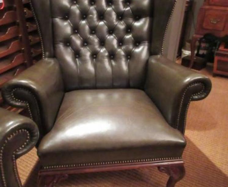 Superb Pair of Matching Victorian Leather Wing Armchairs - Image 4