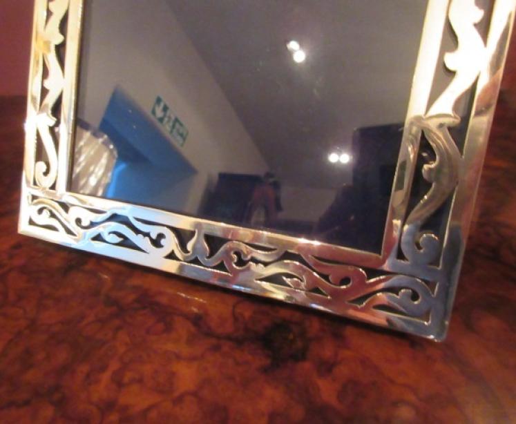 1930's Silver Fretwork Photo Frame - Image 3