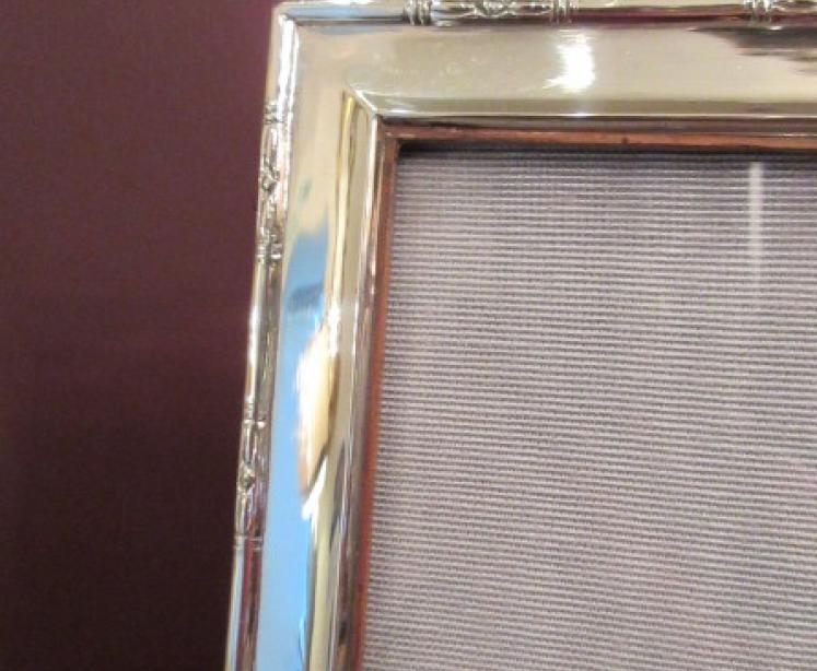 George V Period Silver Decorative Edge Photo Frame - Image 3