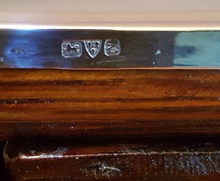 George V Silver Photo Frame with Embossed Moulded Design Chester 1913 - Image 3